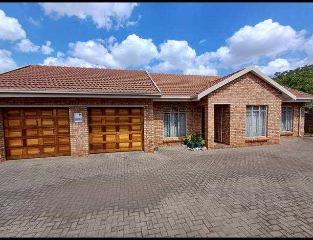 2 BEDROOM TOWNHOUSE FOR SALE IN DUNCANVILLE